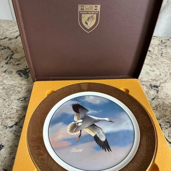 Commemorative Plate - Snow Goose